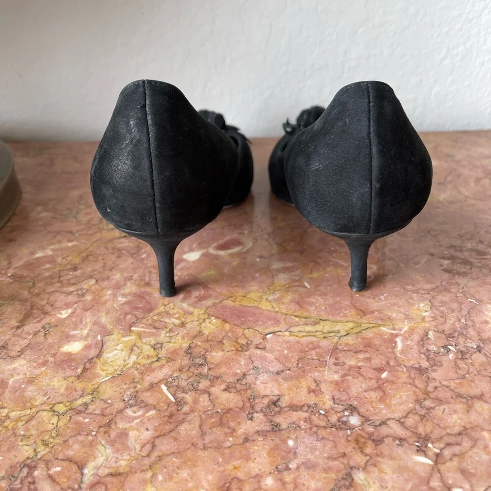 Donald J Pliner Black Suede Floral Heels 7 Medium Good Condition